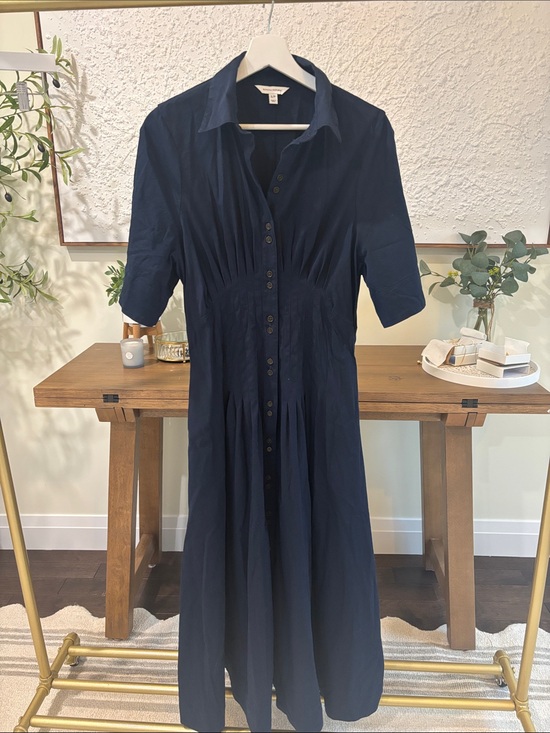 Banana Republic Dresses & Skirts - Banana Republic Navy Button-Front Midi Dress